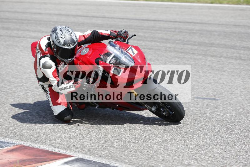 Archiv-2025/09 22.04.2025 Cornu Master School ADR/rot-rouge/27